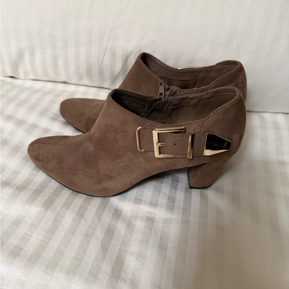 AEROSOLES Taupe Suede Ankle Booties